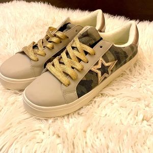 Womens Camouflage Sneakers